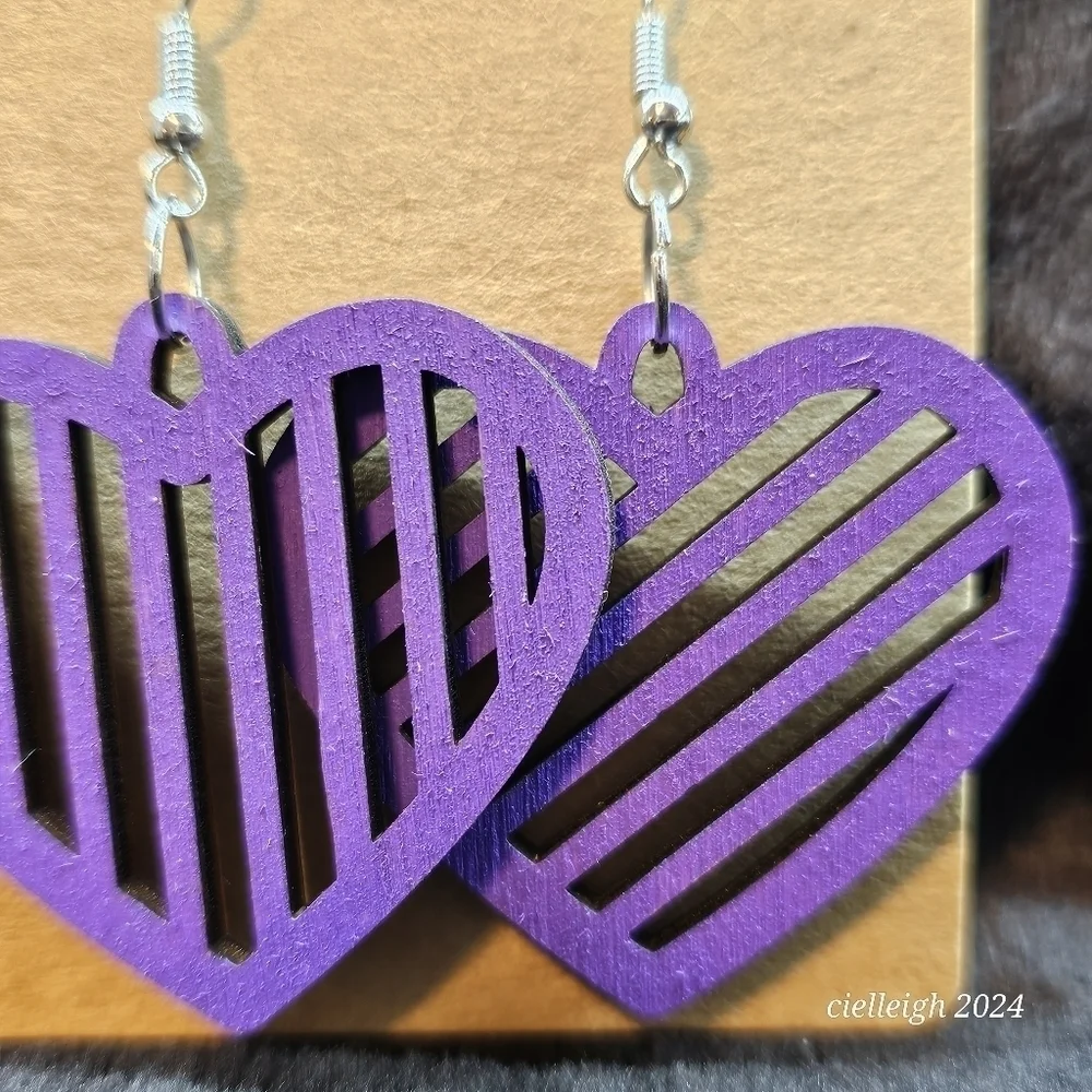 💥4 for $25💥 Laser-cut Heart Shaped Wood Earrings - Picture 5 of 7